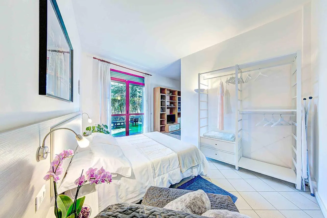Venice Aparthotel contacts